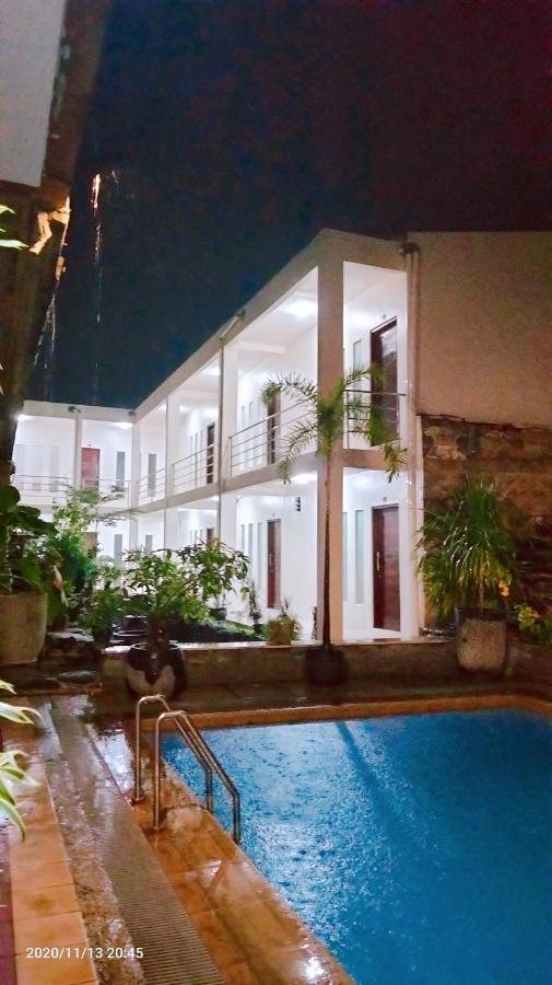 Hôtel Satya Graha à Yogyakarta Extérieur photo